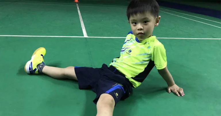 การเลือกรองเท้าแบดมินตันสำหรับเด็ก