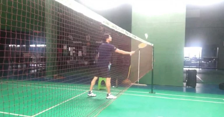 ฝึกหยอดเลี้ยว(Back hand)